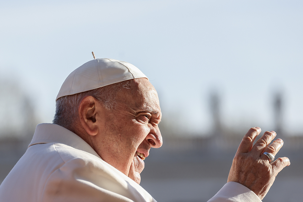 Vatican,City,,Vatican,-,29,March,2023:,Pope,Francis,Waves