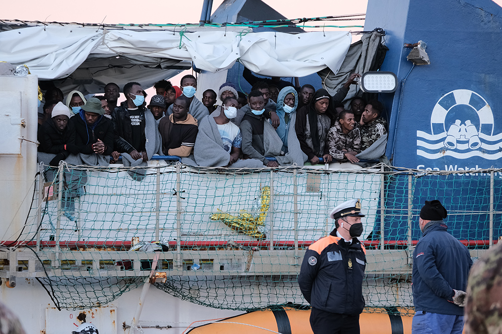 Migrants arrives in Sicily